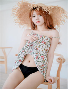 红衣小女孩
